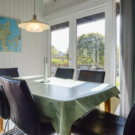 Beautiful In With Kitchen Holiday home